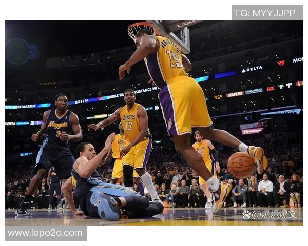 火箭对湖人精彩比赛央视回放全程回顾与分析 火箭对湖人精彩比赛央视回放全程回顾与分析