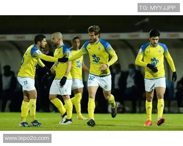 艾维斯与里奥阿维激战正酣谁能在这场对决中笑到最后