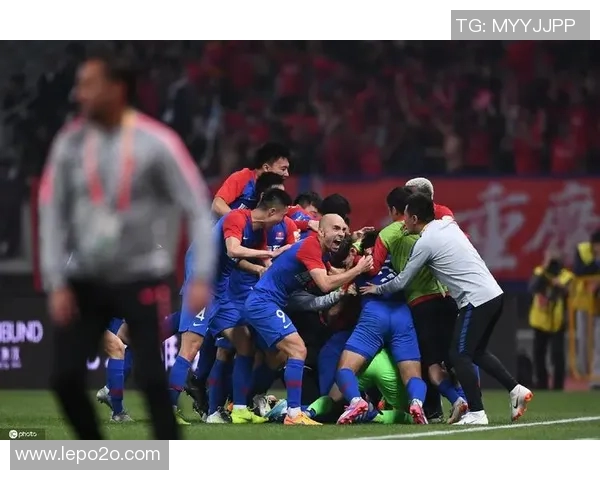 重庆羽毛球队配合排名创新高展现团队实力与竞技水平提升 重庆羽毛球队配合排名创新高展现团队实力与竞技水平提升