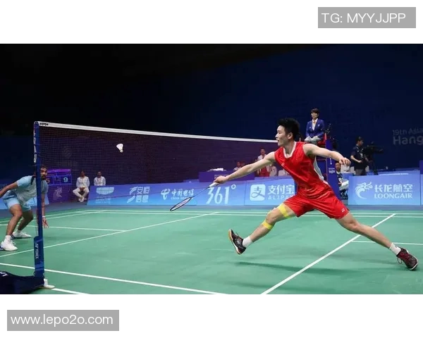 重庆羽毛球队在亚运会中的耐力表现展现出顽强拼搏精神与团队协作的力量 重庆羽毛球队在亚运会中的耐力表现展现出顽强拼搏精神与团队协作的力量