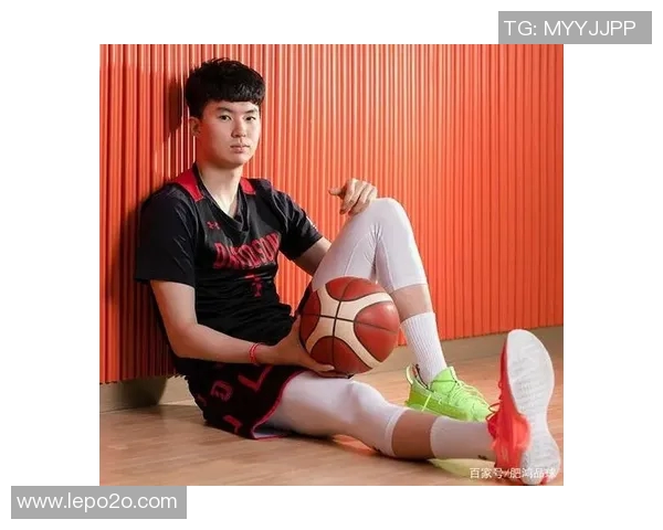 郭昊文：从青涩少年到篮球场上的璀璨明星之路与未来展望