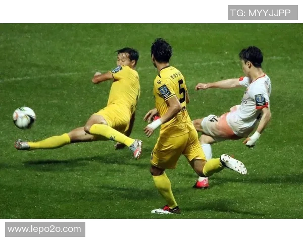 光州FC迎战济州联全力争胜展现球队实力与斗志