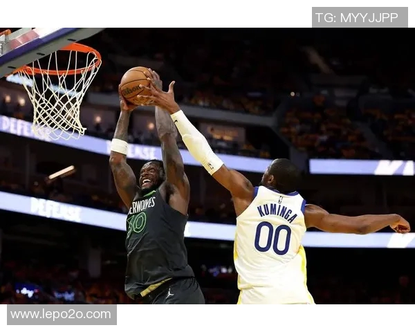 勇士与森林狼季前赛精彩对决展现新赛季球队实力与战术布局